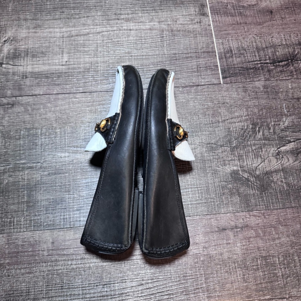 Gucci Men's Horsebit 1953 Leather Loafers in black and white. - Picture 5 of 9
